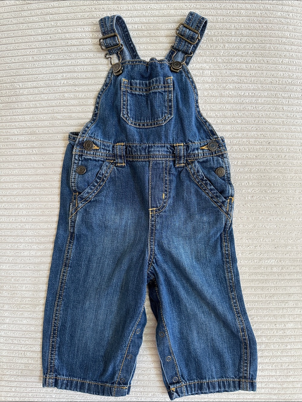 Old Navy Kids Denim Overalls - Blue in Size 12-18 M